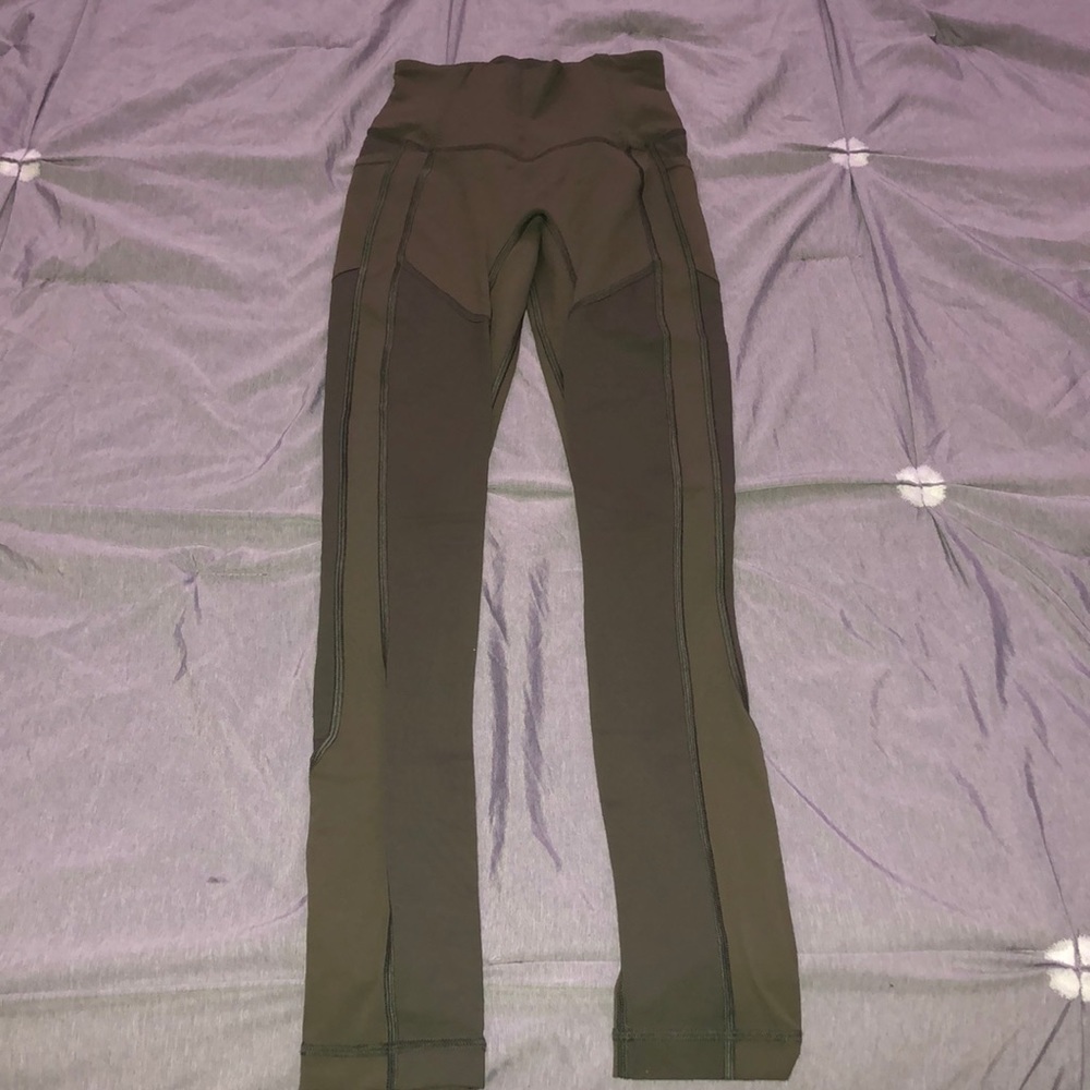 LULU LEMON ALL THE RIGHT PLACES SIZE 2